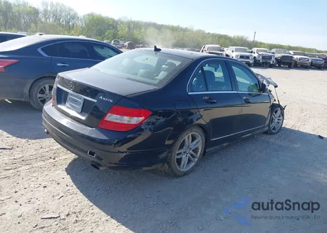 2008 Mercedes-Benz C 300 Luxury 4Matic/Sport 4Matic из США, поврежденный, VIN WDDGF81X68F173382